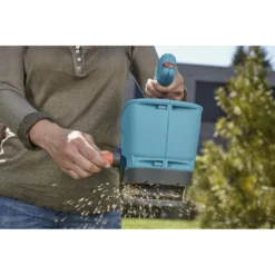 Handstrooier - M - Gardena -Goedkope Groen Tuin Geluk Winkel handstrooier m gardena 3 4