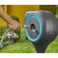 Tuinslangbox RollUp - M - 20m - Blauw - Gardena 14 Tuinslangbox RollUp - M - 20m - Blauw - Gardena -Goedkope Groen Tuin Geluk Winkel tuinslangbox rollup m 20m blauw gardena 6 7